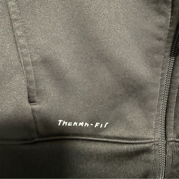 Jordan red and black zip up hoodie - Picture 5 of 6